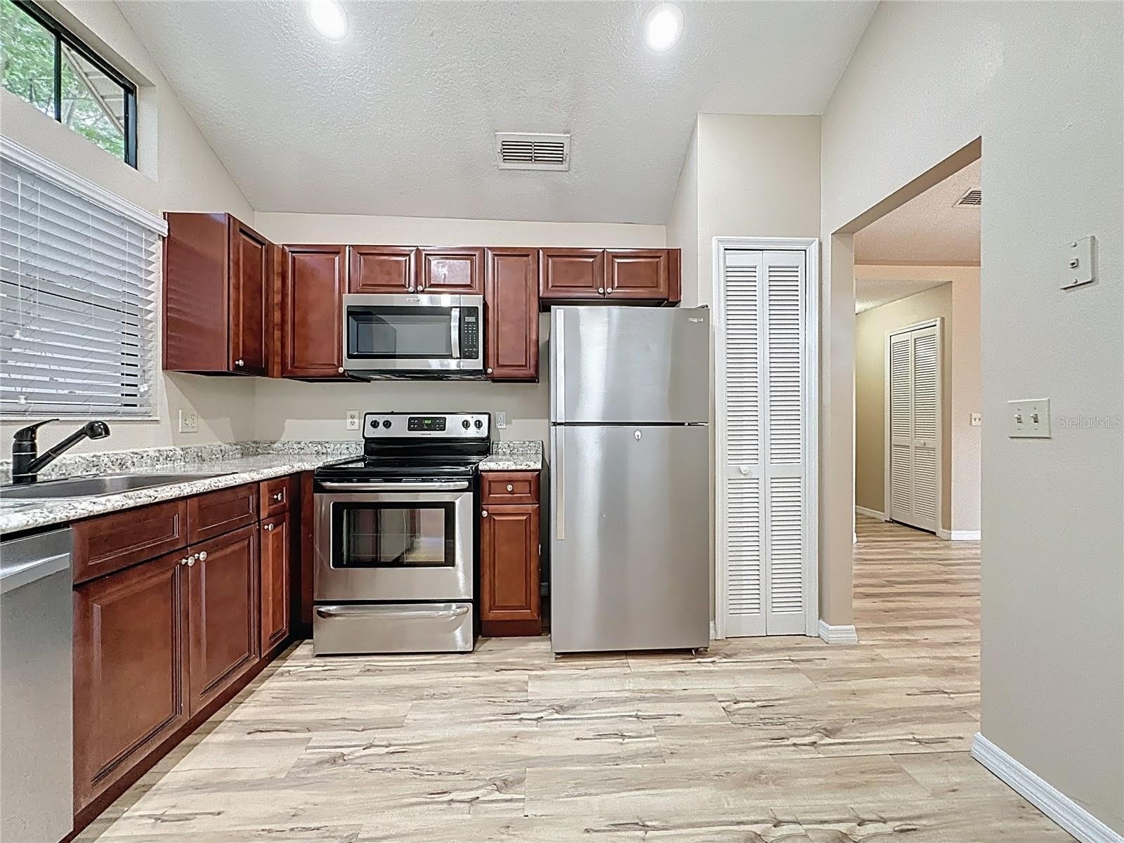 5392 ROCKING HORSE Place – photo 4