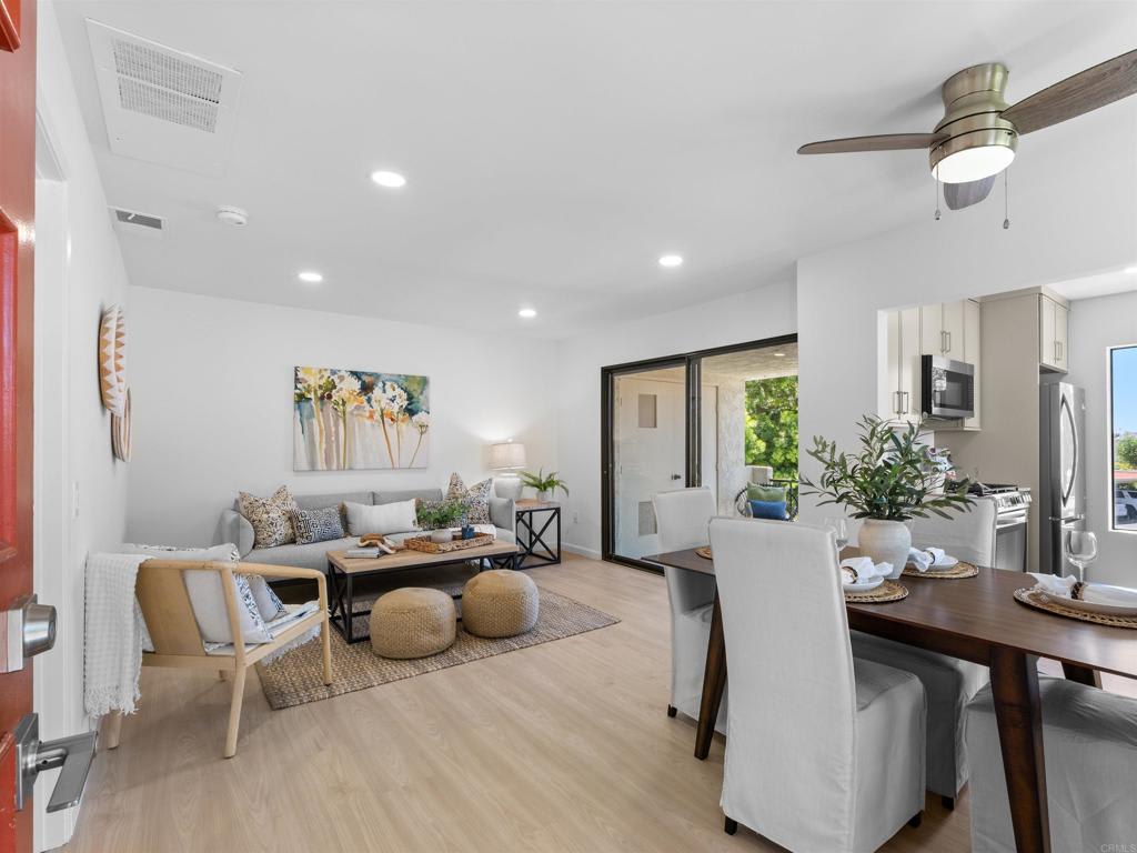 11179 Camino Ruiz Apt 68 – photo 3