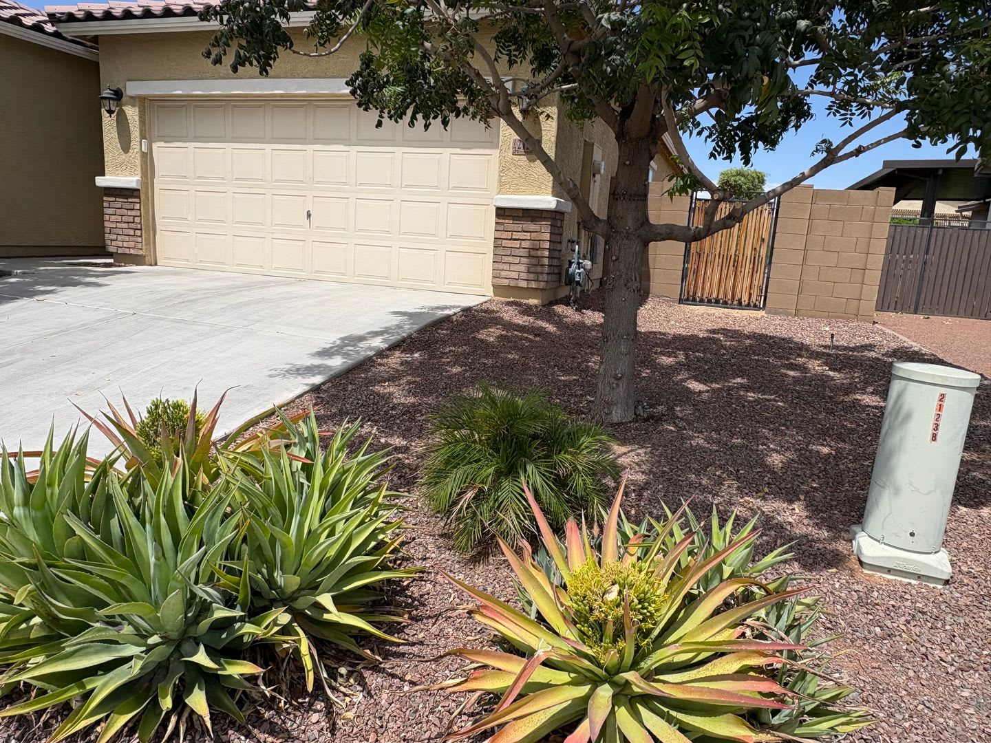 Spacious 4Bd 2Ba In Verrado – photo 2