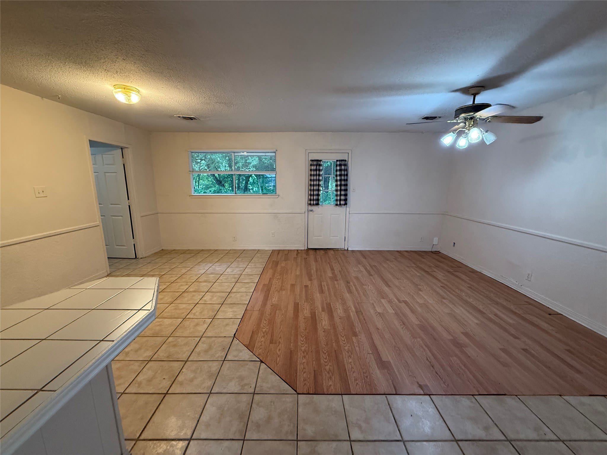 1238 Carla Street – photo 2