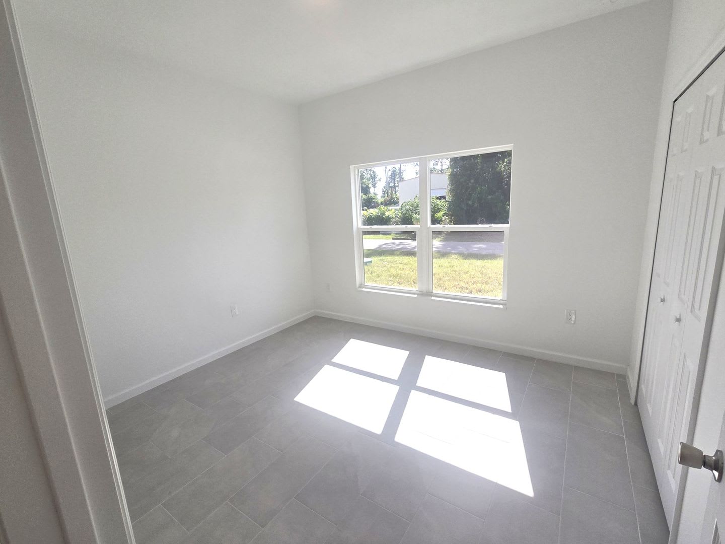 BRAND NEW 2 Bed- 2 Bath Pet-Friendly Retreat in Desirable Lake Placid! – photo 5