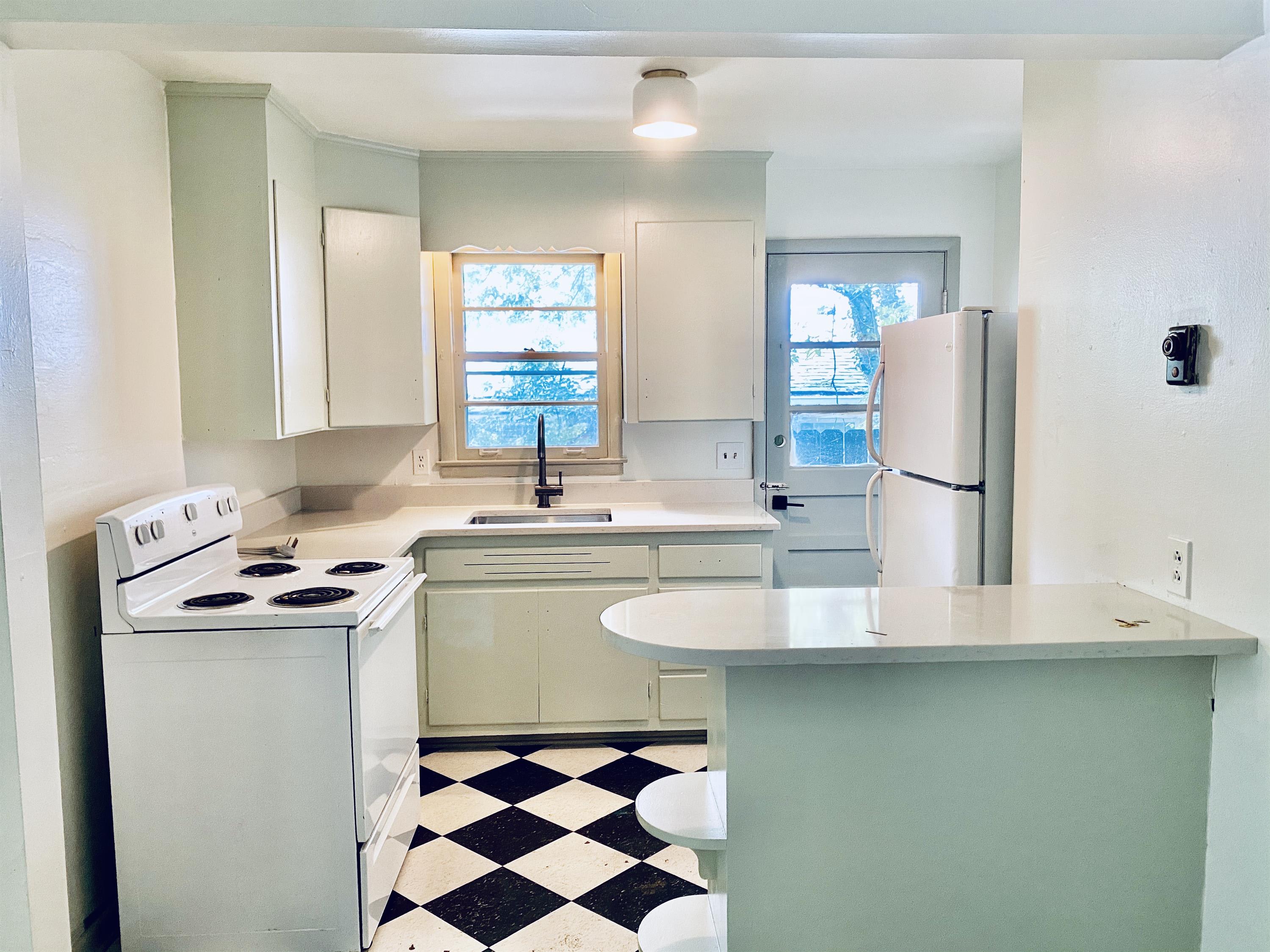 3204 Blair Boulevardunit A – photo 1