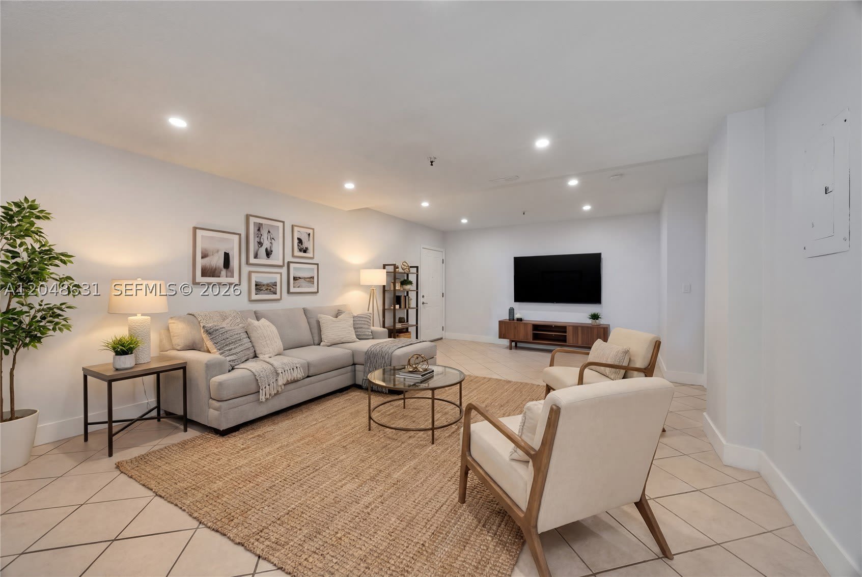 2734 Bird Ave – photo 1