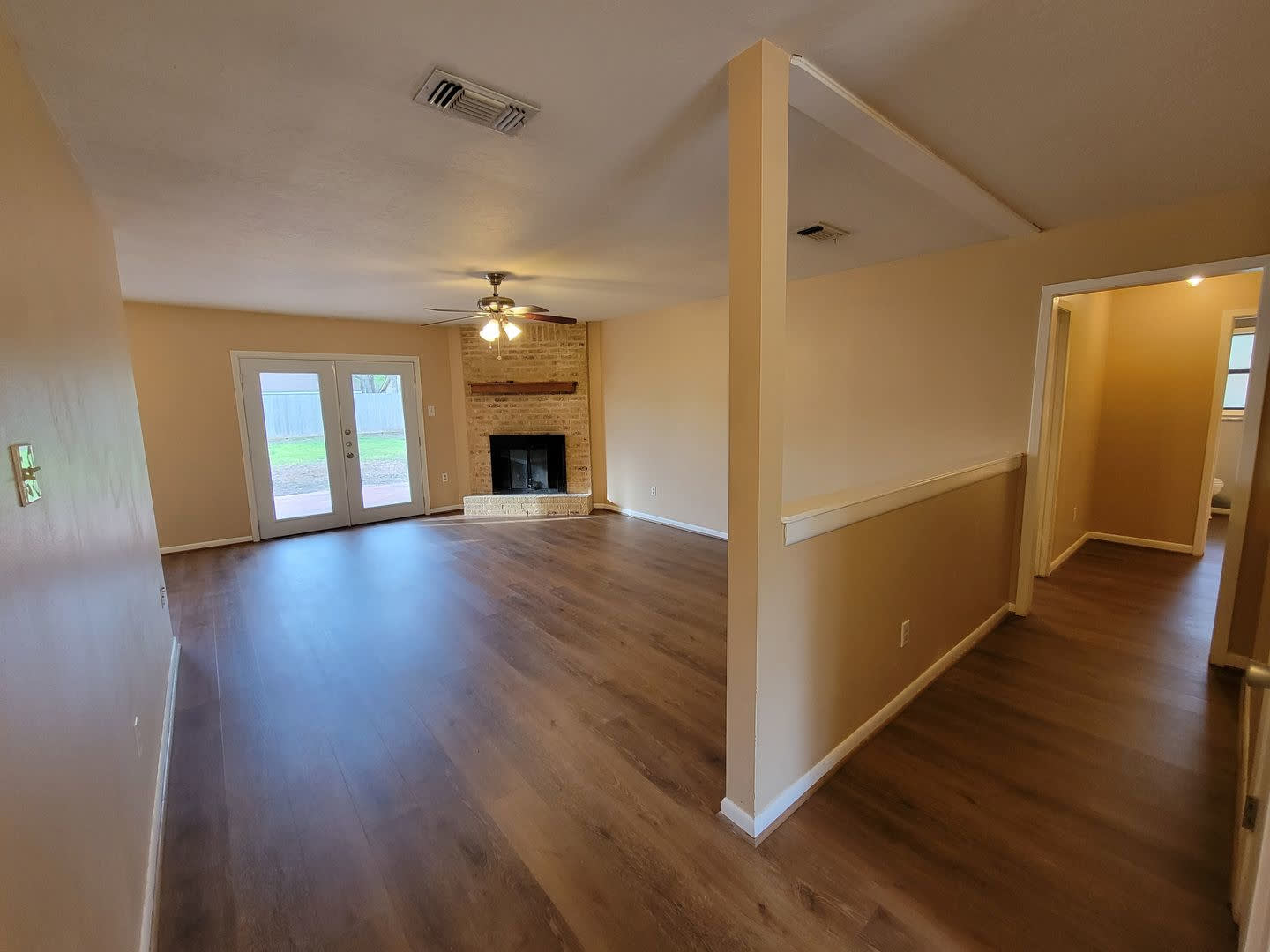College Station 3 Bedroom 2 Bath 2 Car Garage House With Fenced In Back Yard – photo 3