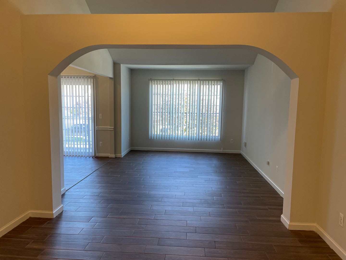 Shelby Township 2 Bedroom, 2 Bath Condo-Style Apartment, ATT. Garage &amp; Pool – photo 4