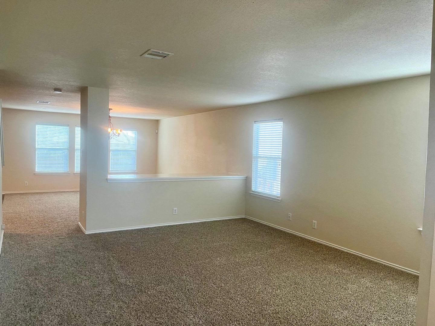 Large 3/2.5 ~ Conveniently located to JBSA Lackland and JBSA Kelly Field Annex ~ Move in Ready! – photo 3