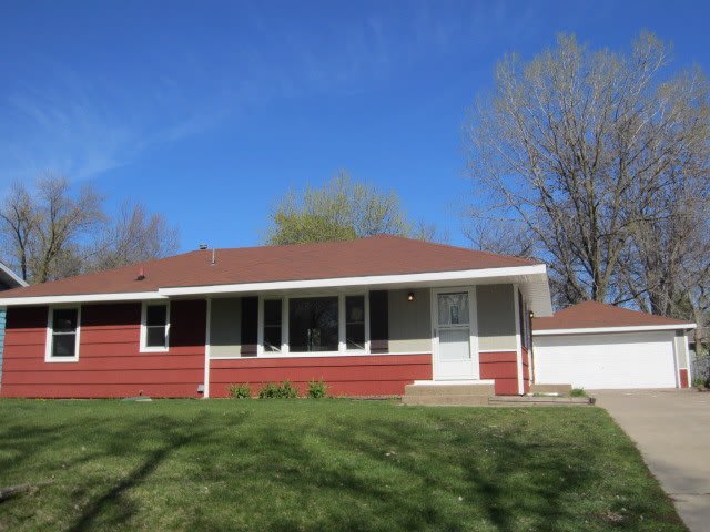 11041 Yukon St NW – photo 1