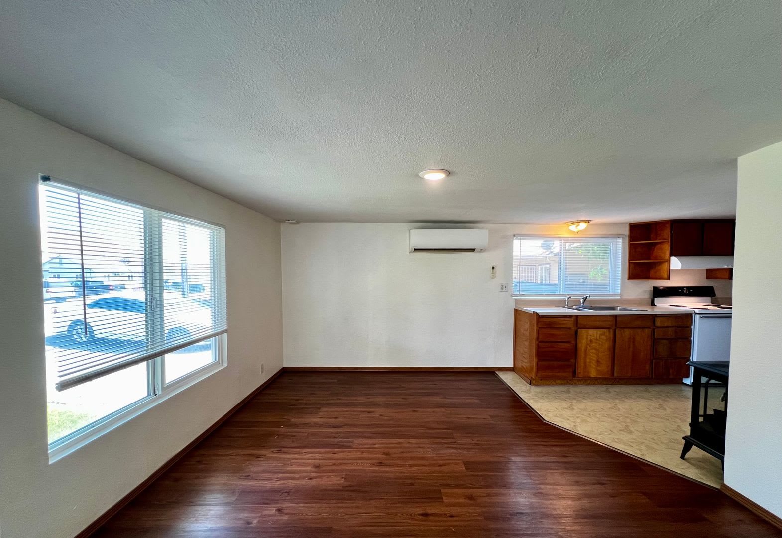 Non-Refundable &amp; Security Deposit Total: $1700.00 – photo 5