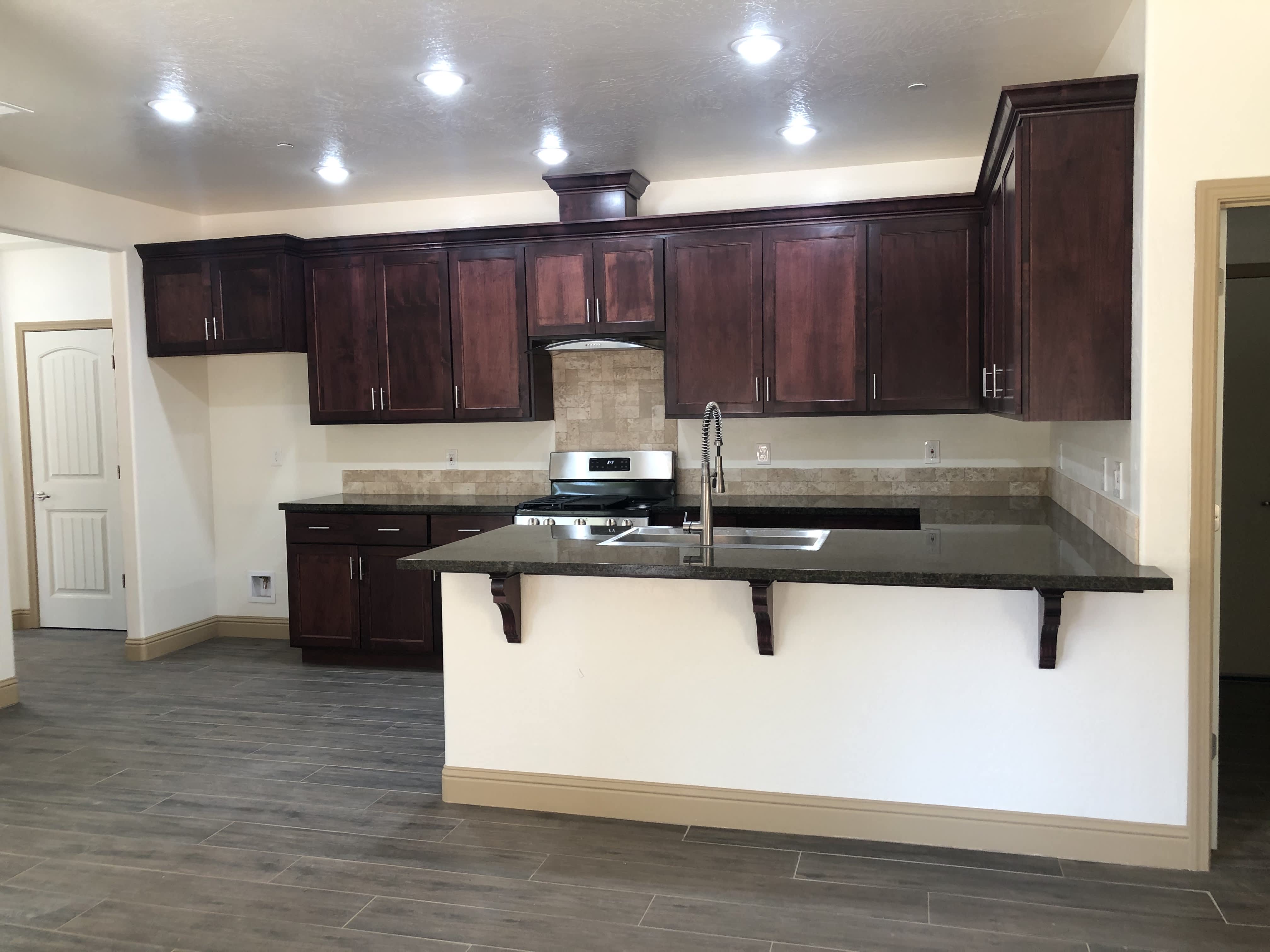 1909 Scott Ave – photo 2