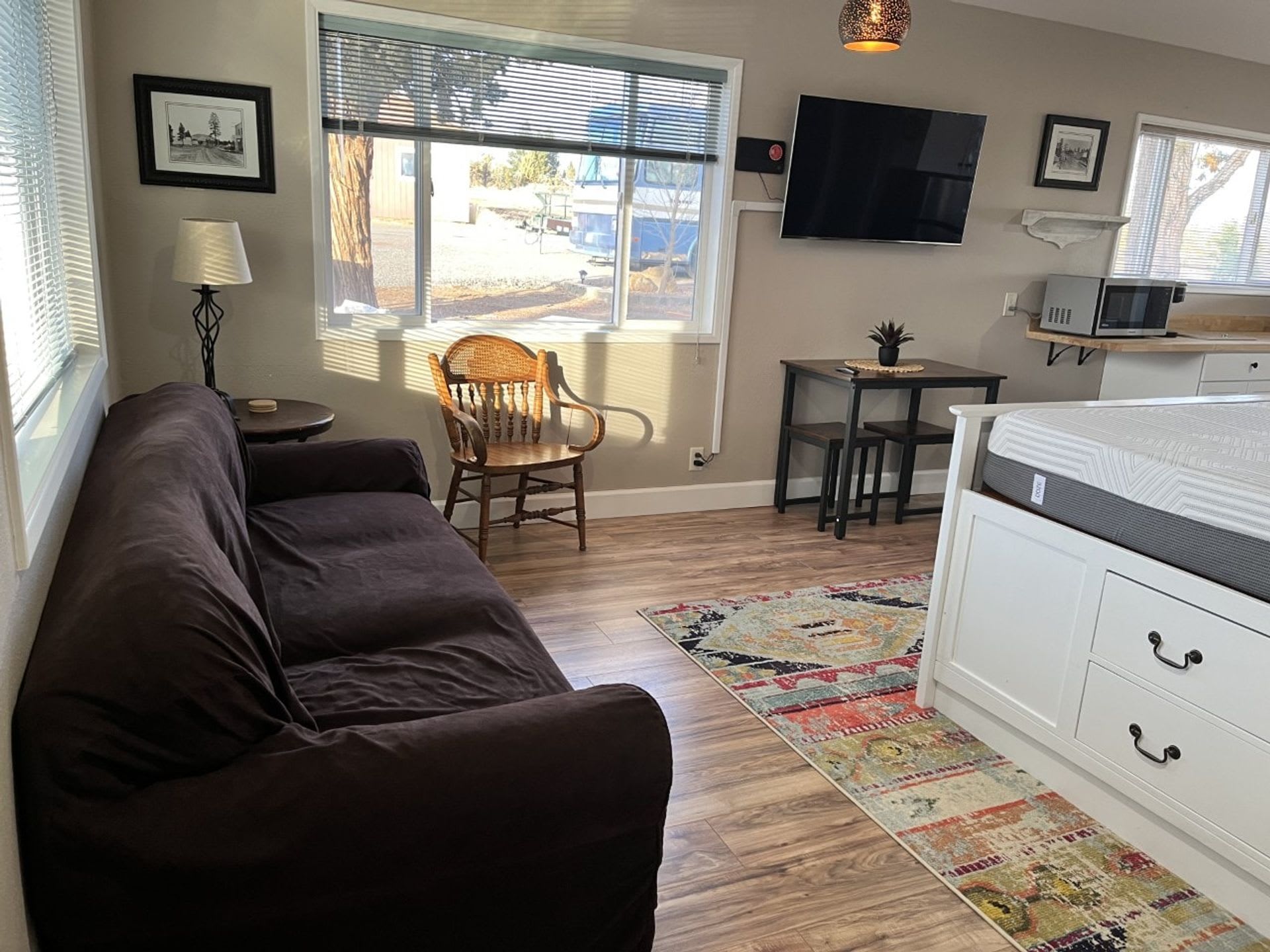 Availble October 1 2026 Super Sweet Short Term Furnished Studio On 20 Acre Tumalo Ranch – photo 3