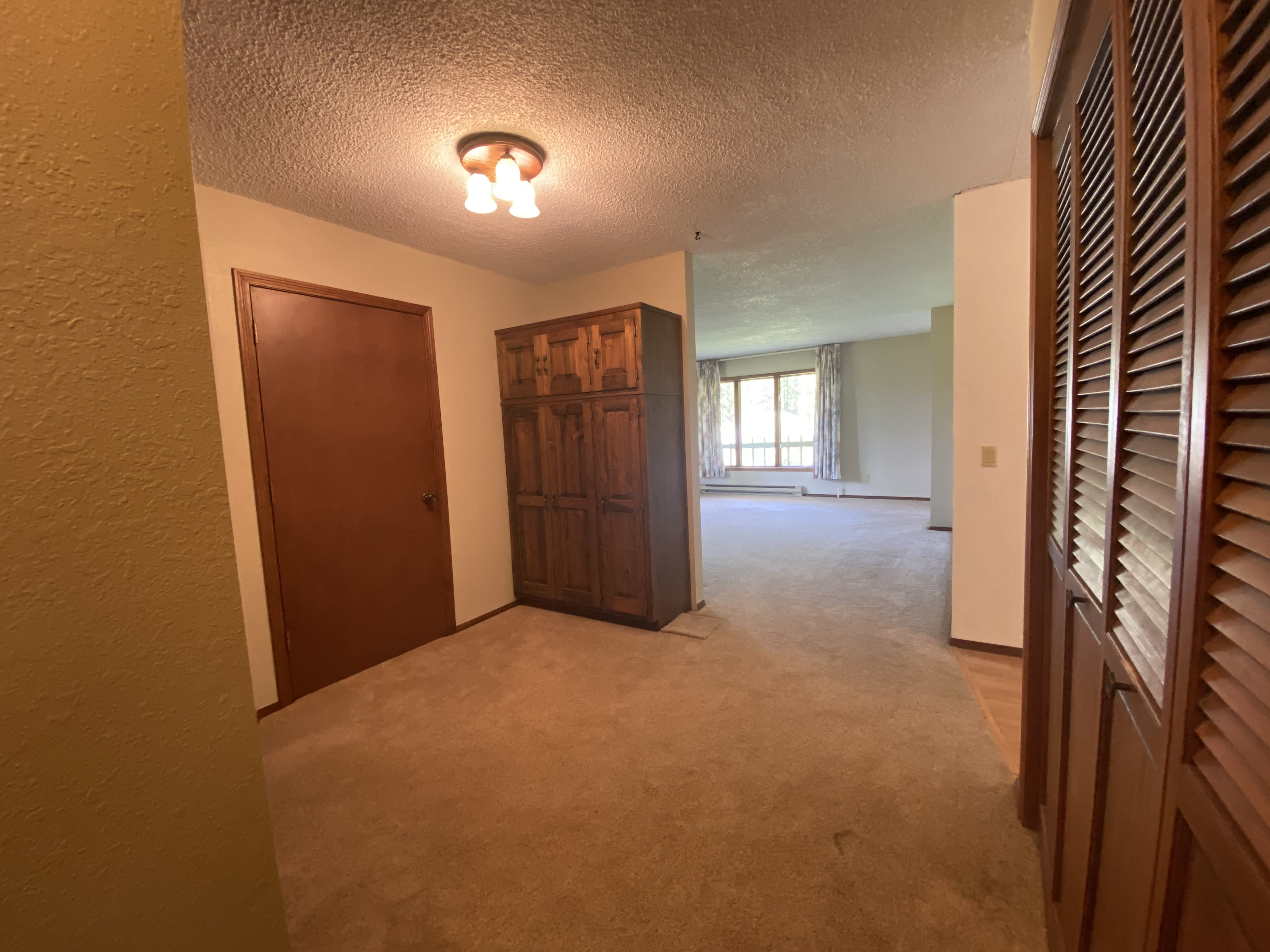 890 Kelley Rd – photo 3