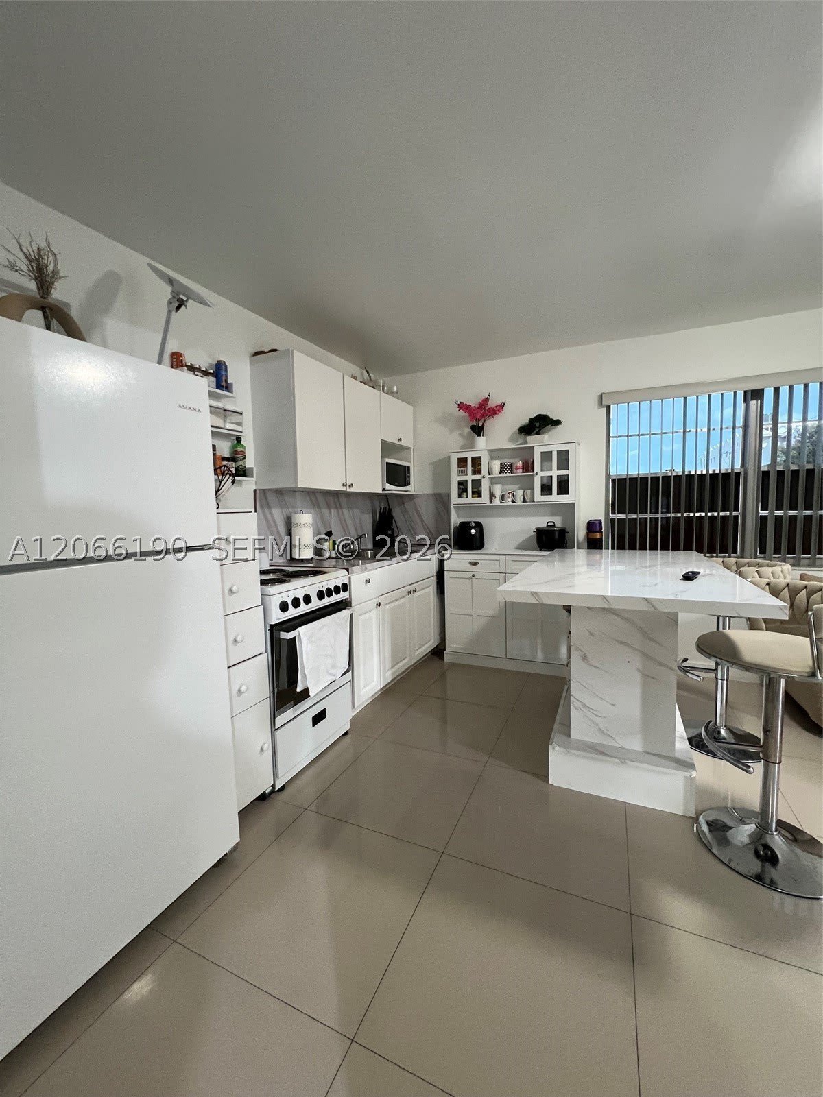 467B E 13Th St – photo 3
