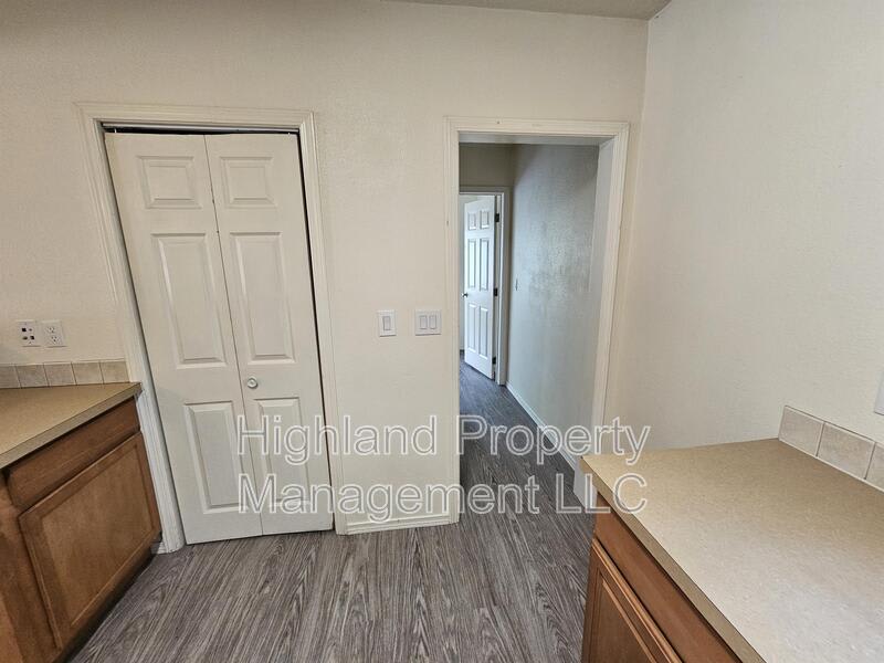 1020 NE B St – photo 4