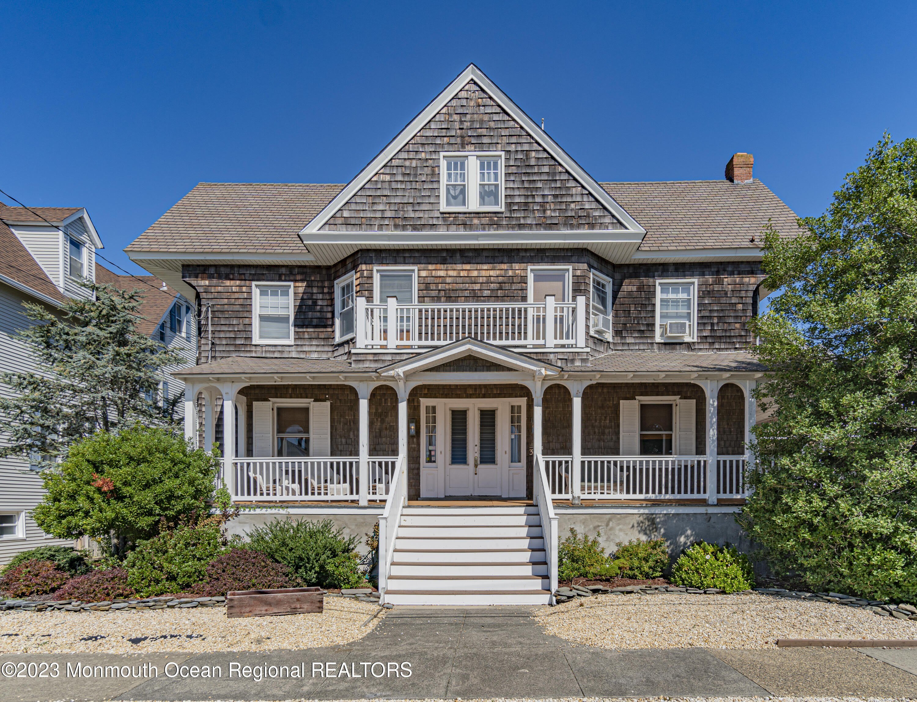34 4th Avenue – photo 3