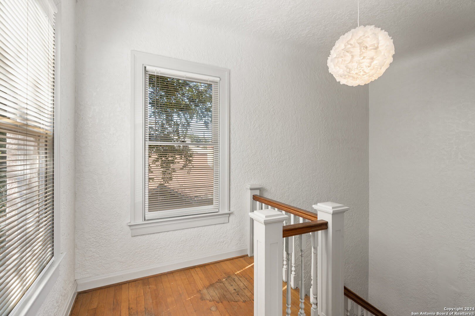 331 W ELSMERE PL 102 – photo 4