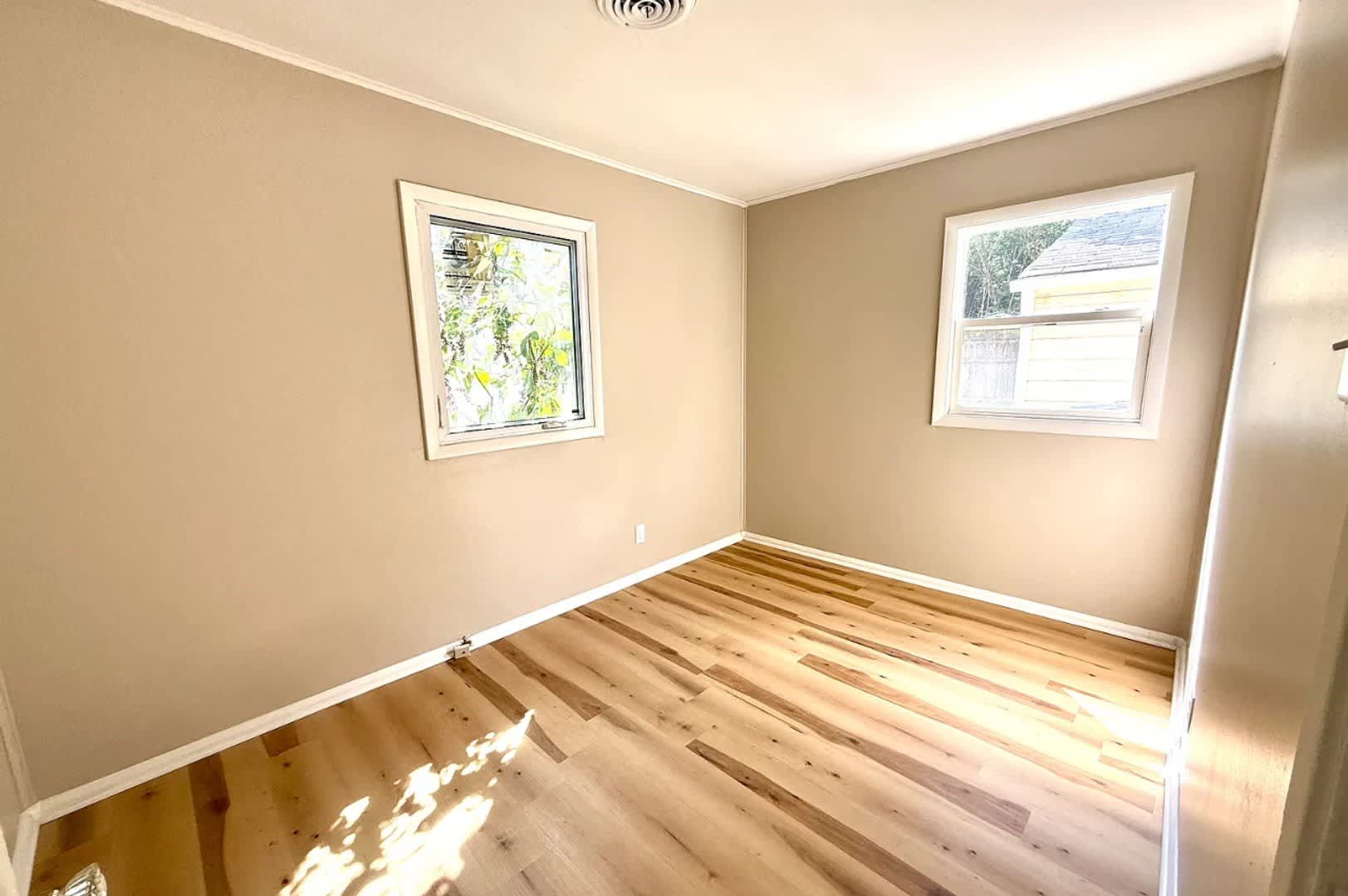 Sun-Filled 2BR Home on Corner Lot with Spacious Garage – photo 5