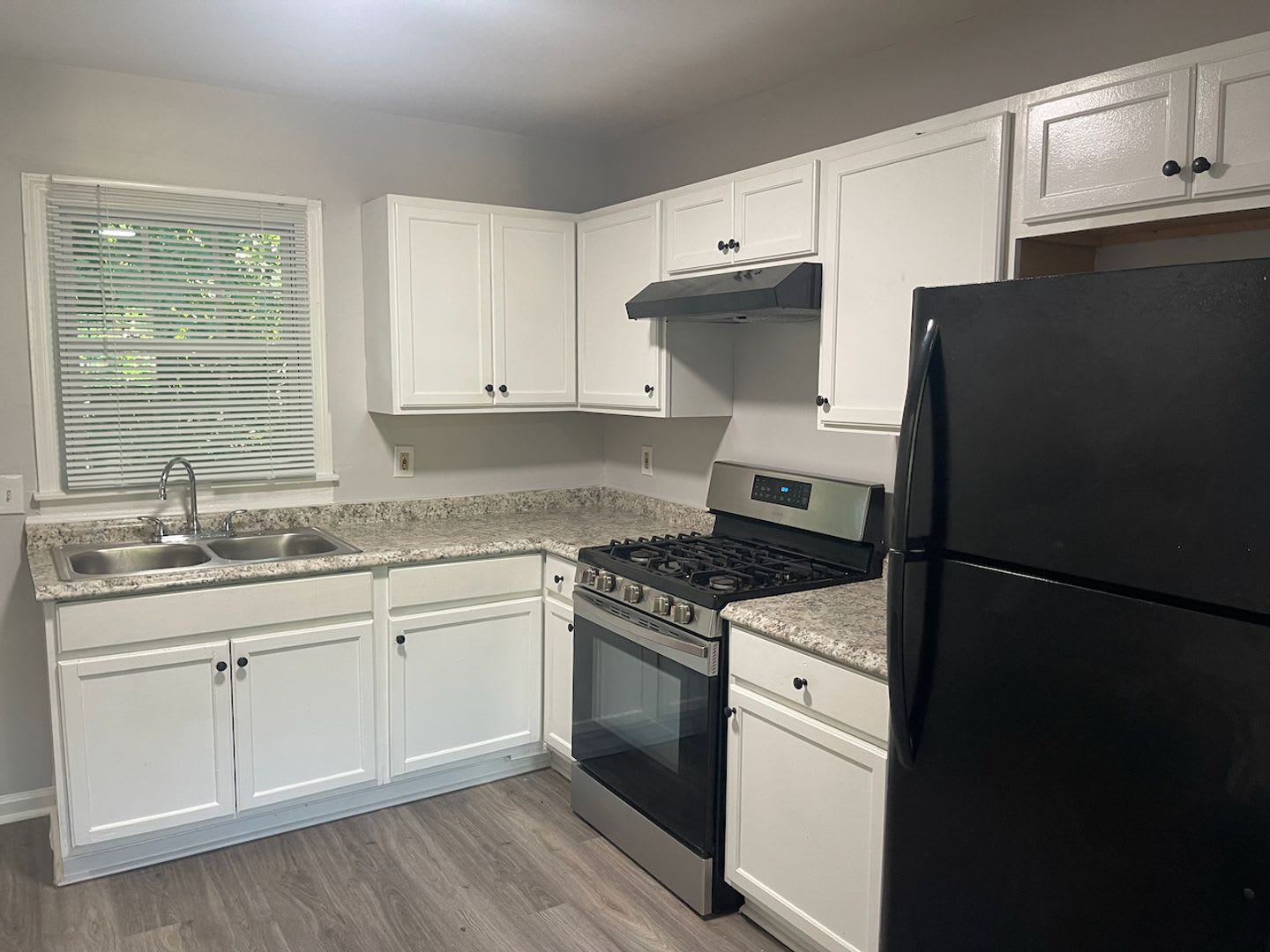 Lincoln Homes, Hard to Find 4-Bedroom – photo 3