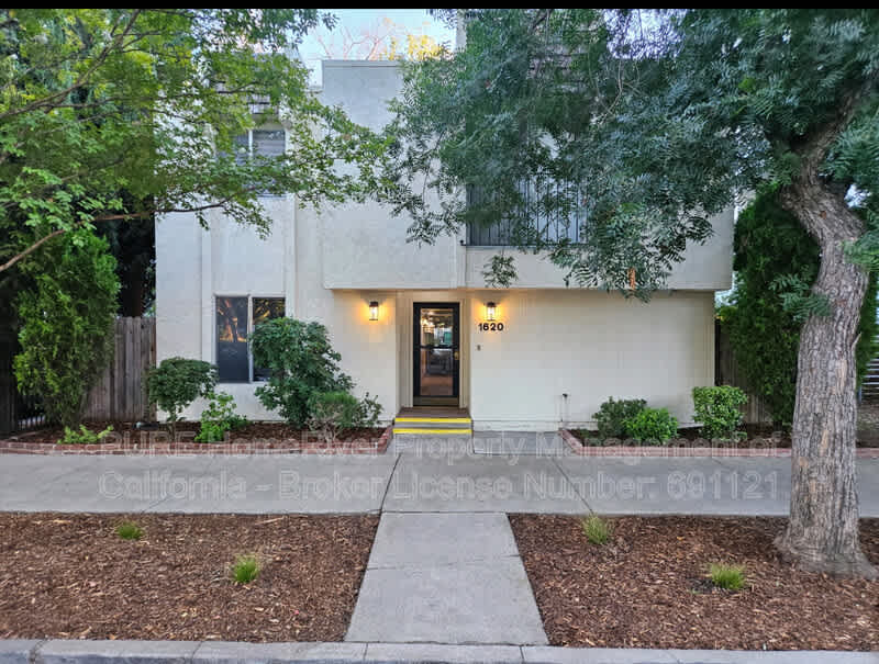 1620 F St – photo 1