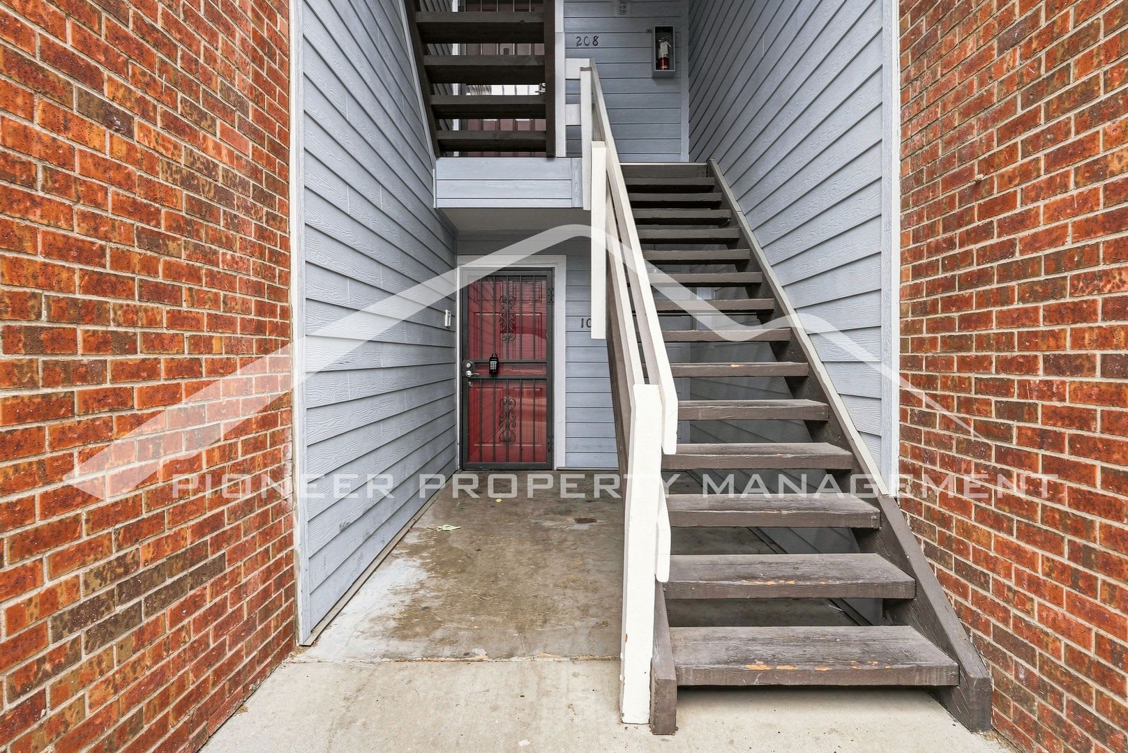 Spacious Condo with Central AC and Washer/Dryer – photo 2