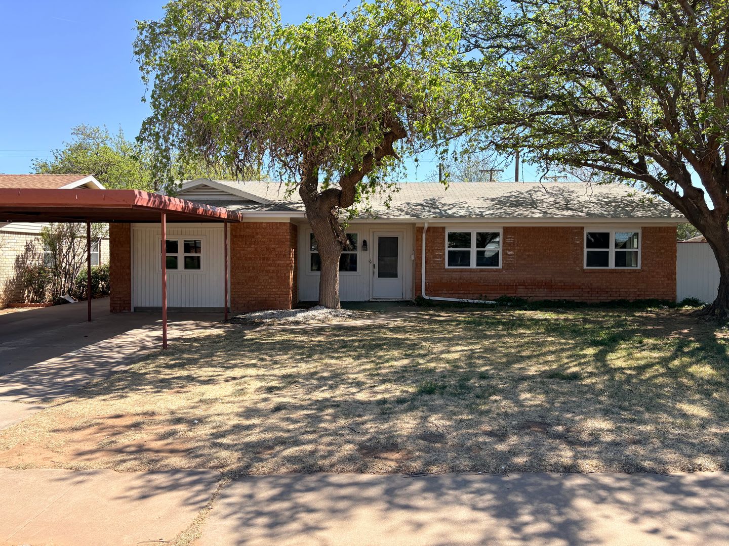 $999.00 First Month Rent!!! Remodeled 4 Bed 2 Bath by West End Center – photo 1