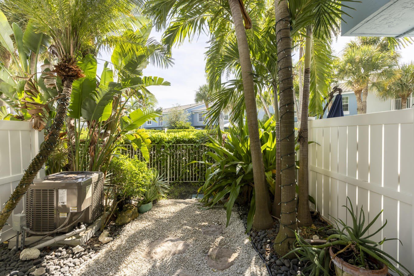 1006 Jeffery Street – photo 4