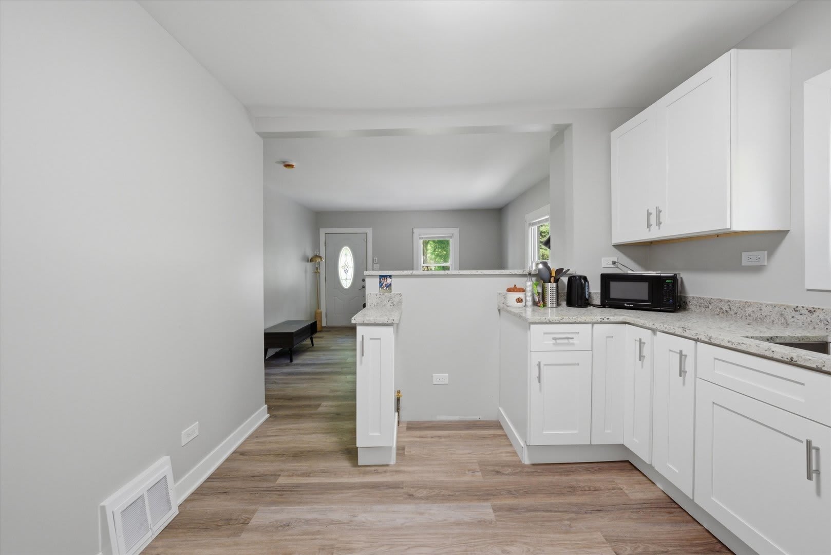 1235 River Drive – photo 5