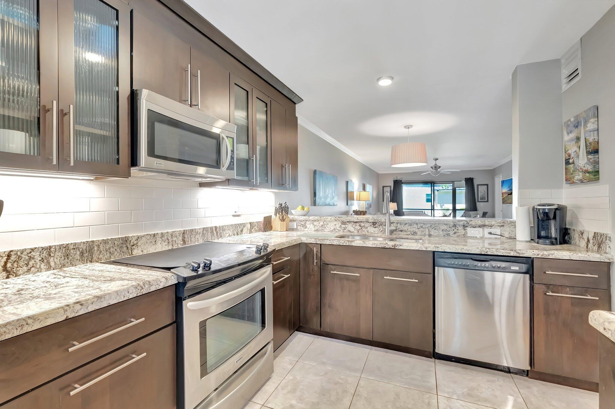 701 Avenue L – photo 3