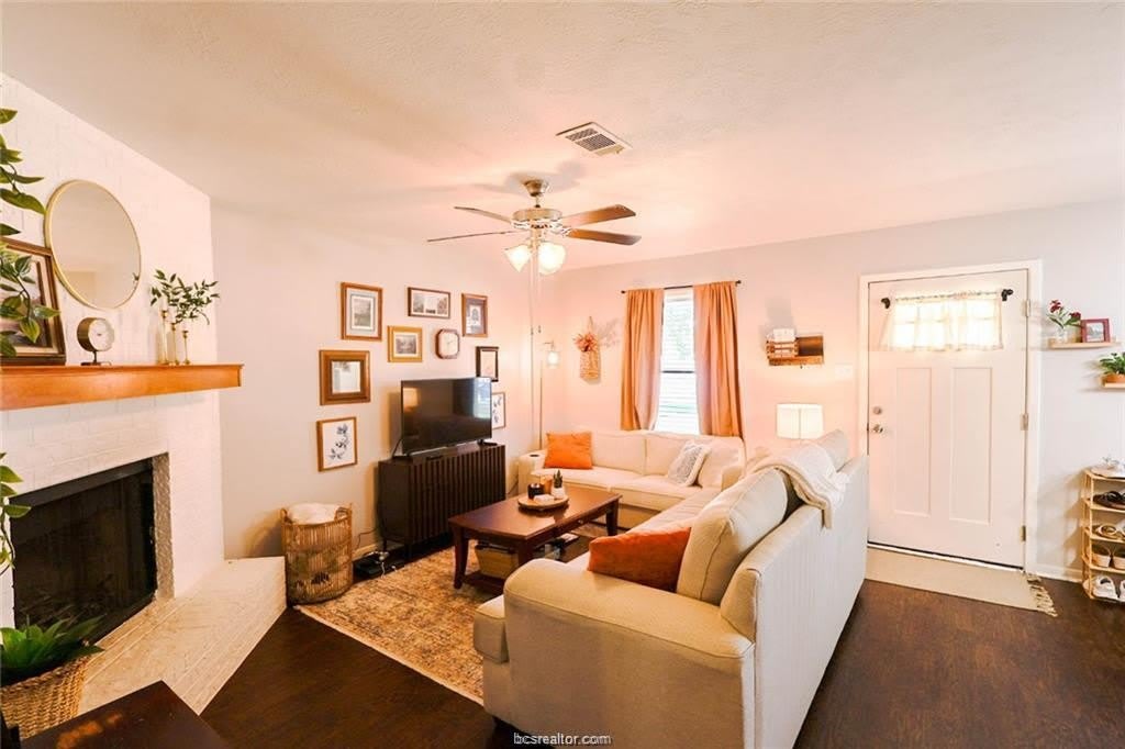 617 San Benito Court – photo 2