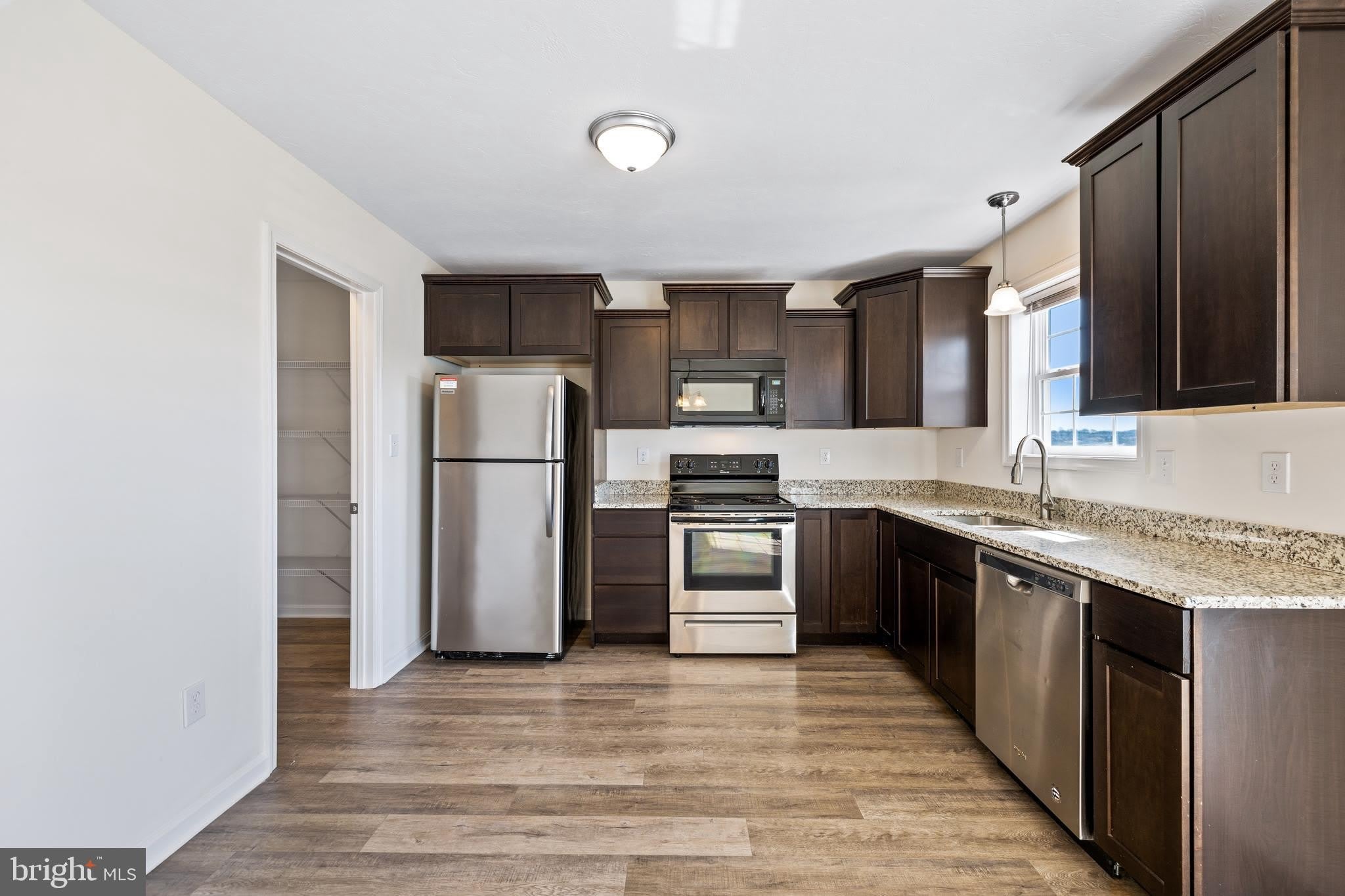 82 HERITAGE Court – photo 5