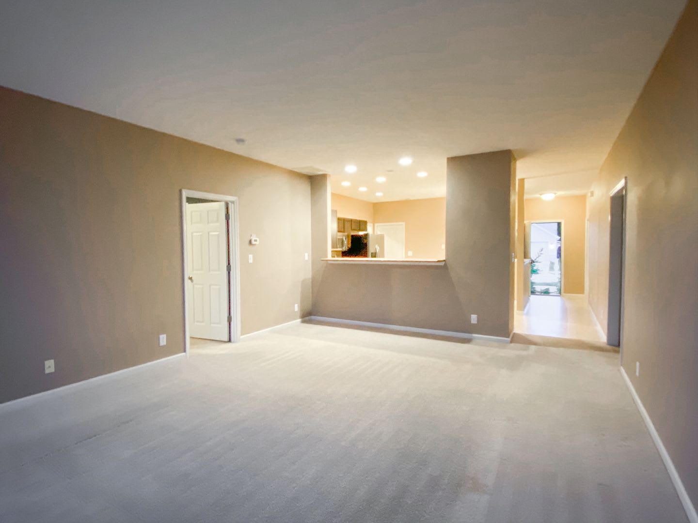 3 Bedroom Home In Lindberg Village – photo 3