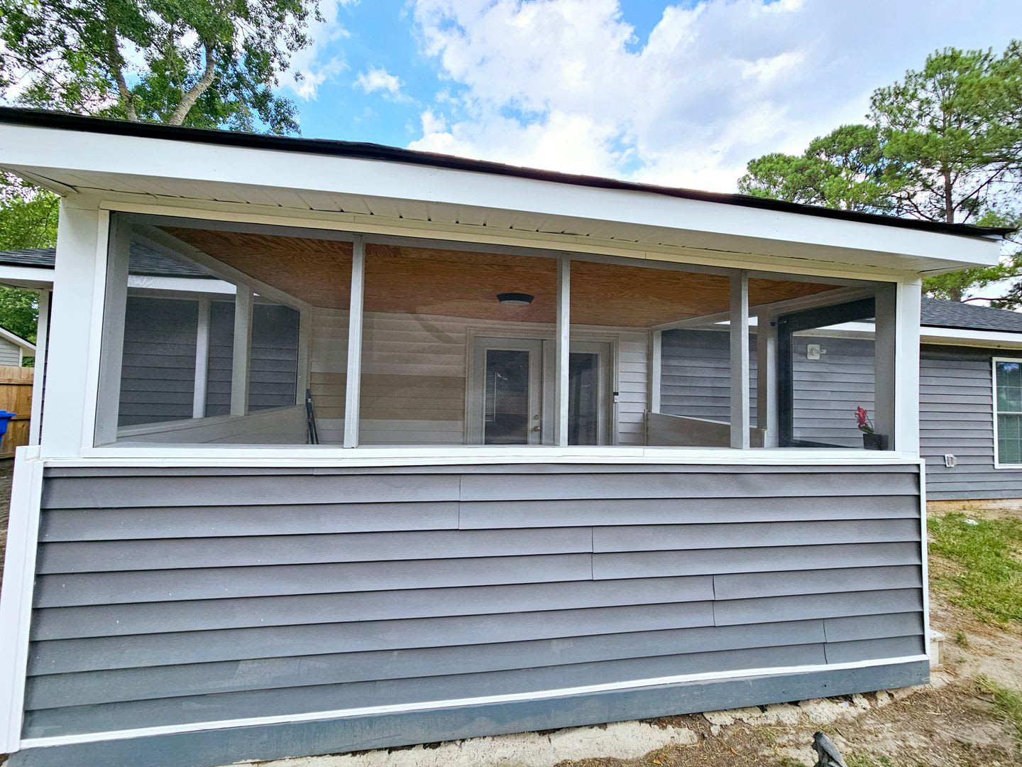 With Extra Room – photo 5