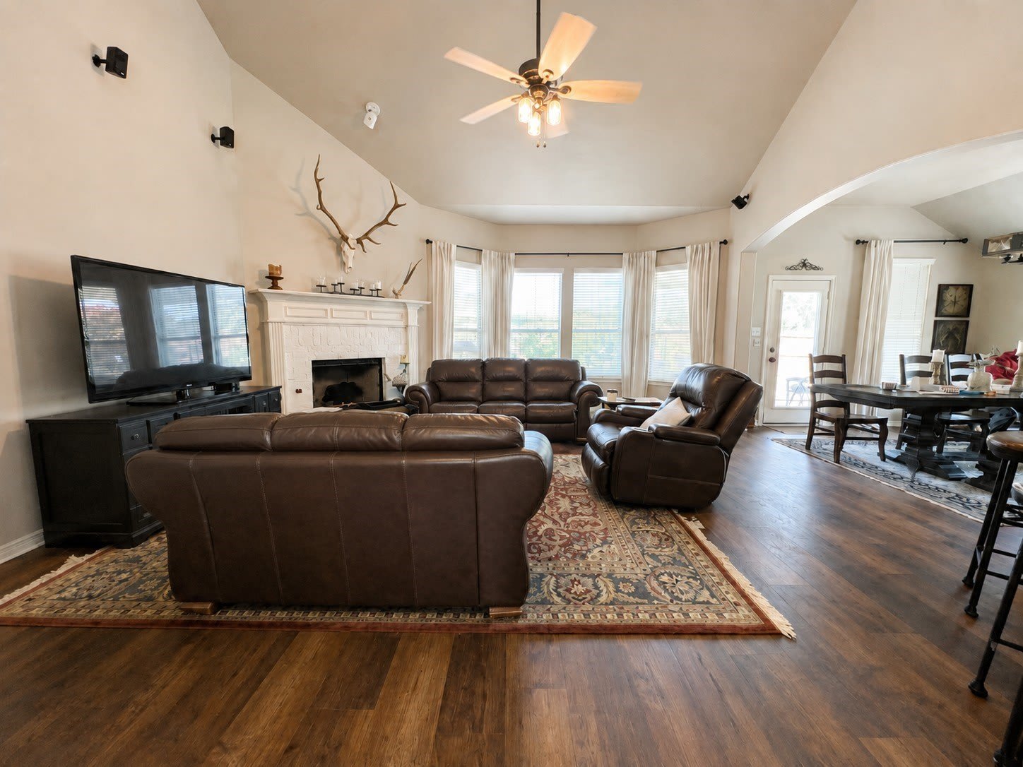 233 Mitchell Boulevard – photo 5