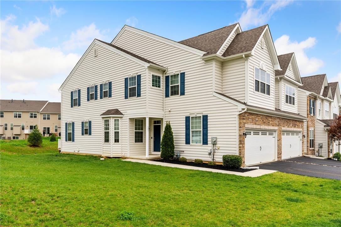 301 Redclover Lane – photo 2