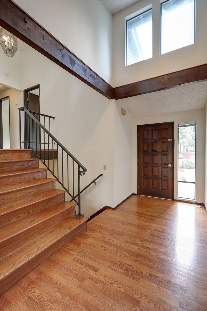 Spacious 4BR 2.75BA Tri-level home in quiet Cedar Lane Estates – photo 5
