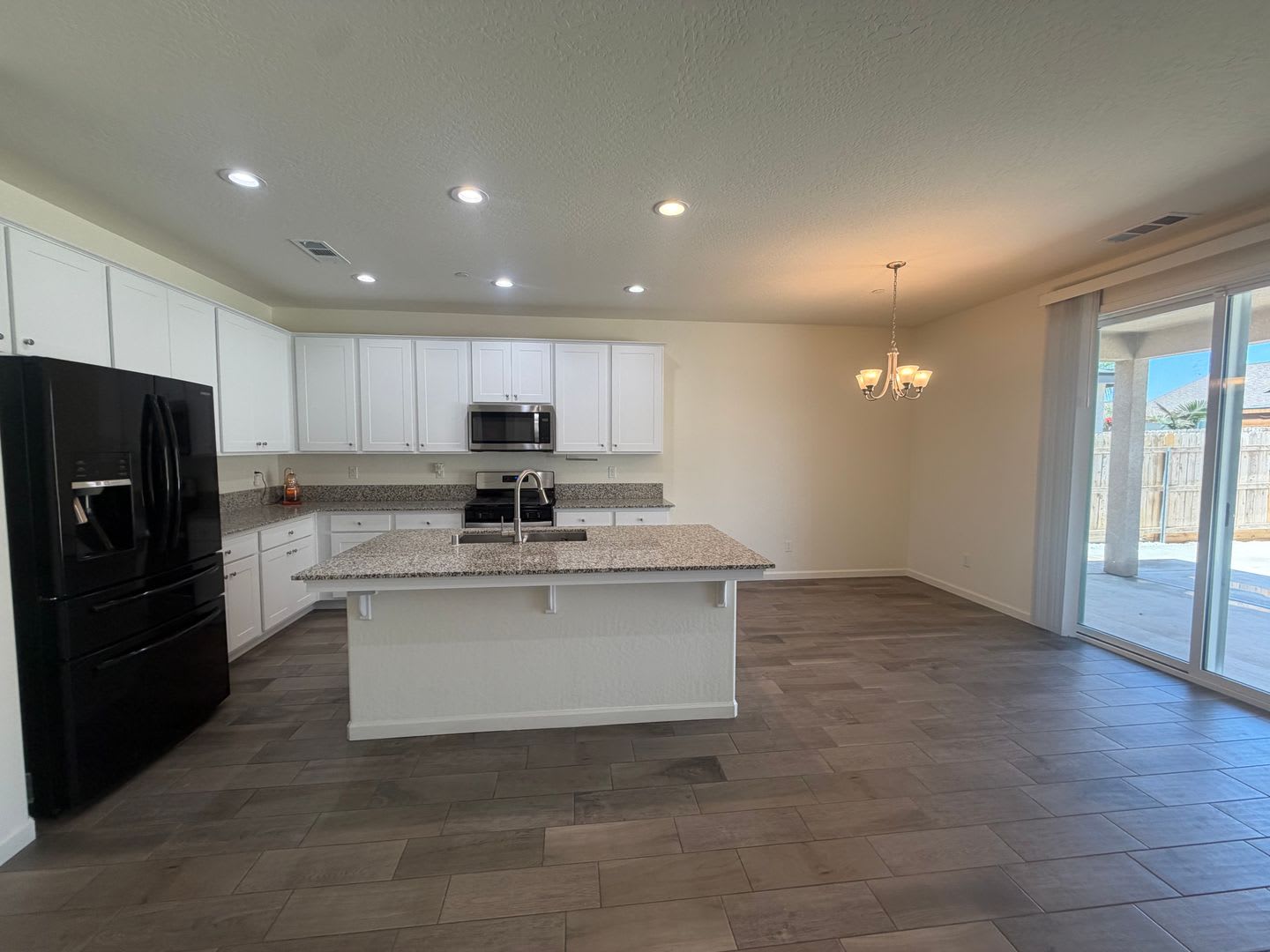 Beautiful Home for rent in Tulare! – photo 5