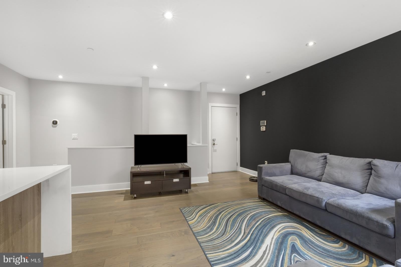1526 RIDGE Avenue – photo 4