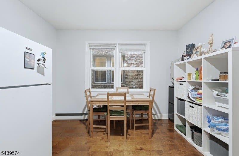 328 John St – photo 5