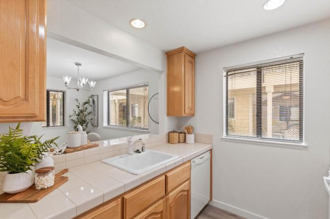 576 W Parr Ave – photo 2