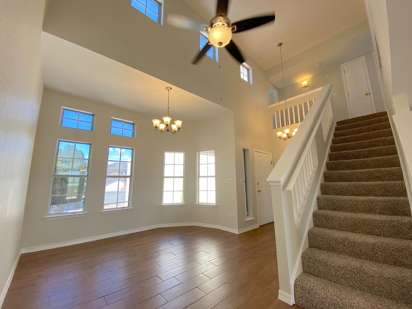 Beautiful North Hills Refrig A/C Home with Pool! – photo 4