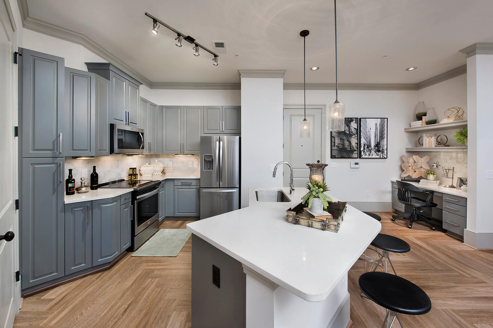 Windsor Chastain – photo 1