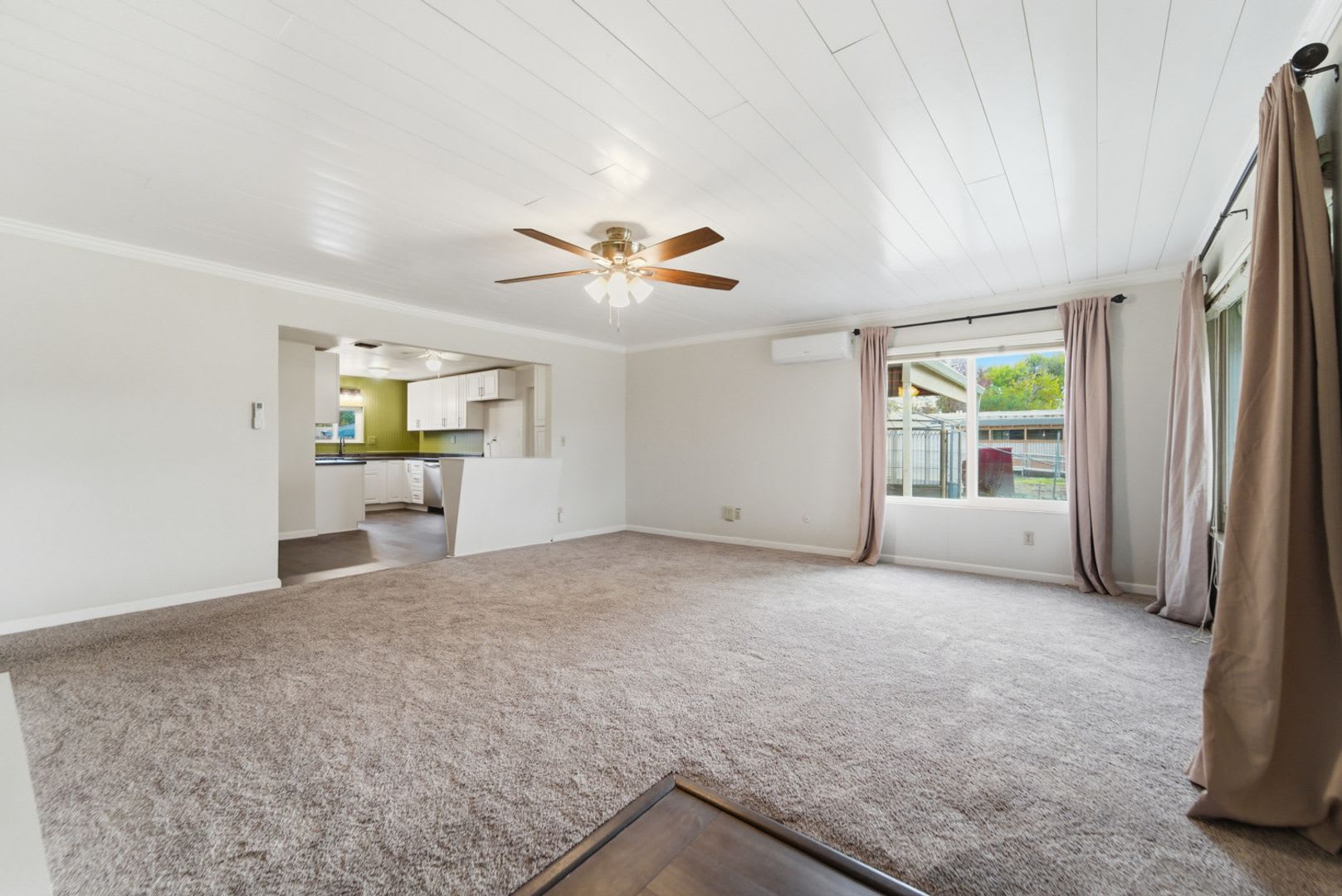 Beautiful 3-Bedroom Home with Extra Living Space and Modern Upgrades – photo 5
