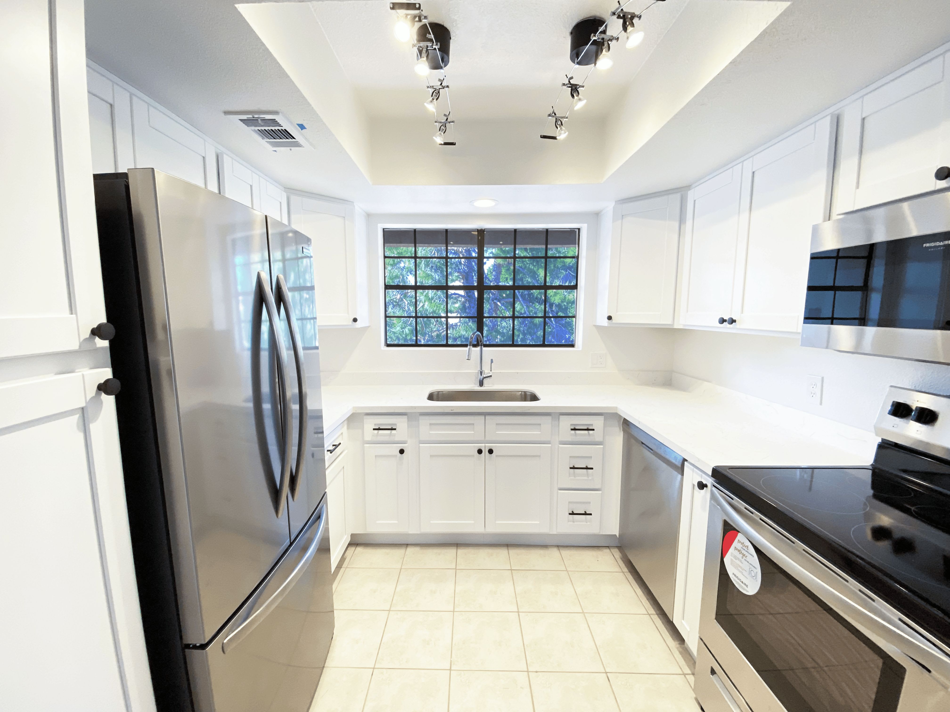 5950 North 78Th Street – photo 3