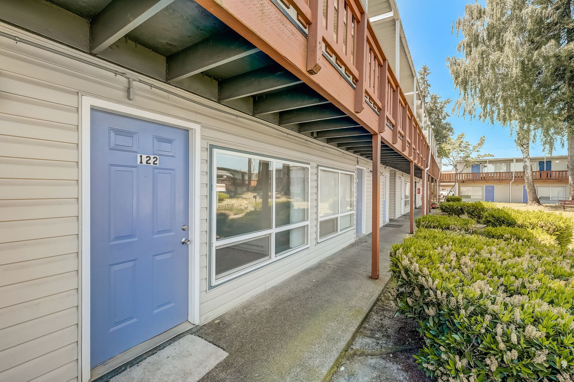 Brentwood – photo 1