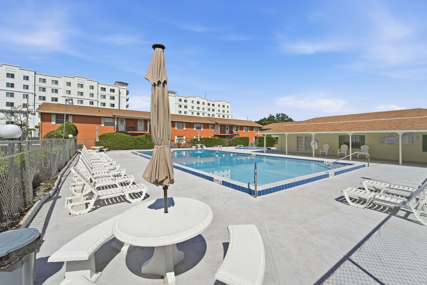 Modern & Spacious 2-Bedroom Apartment in Serene Oakridge Orlando – photo 5
