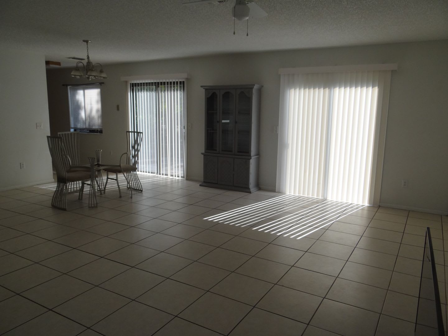 Super Clean Annual 2 bed 1 bath 1 garage home in Kingsway Elementary District – photo 3