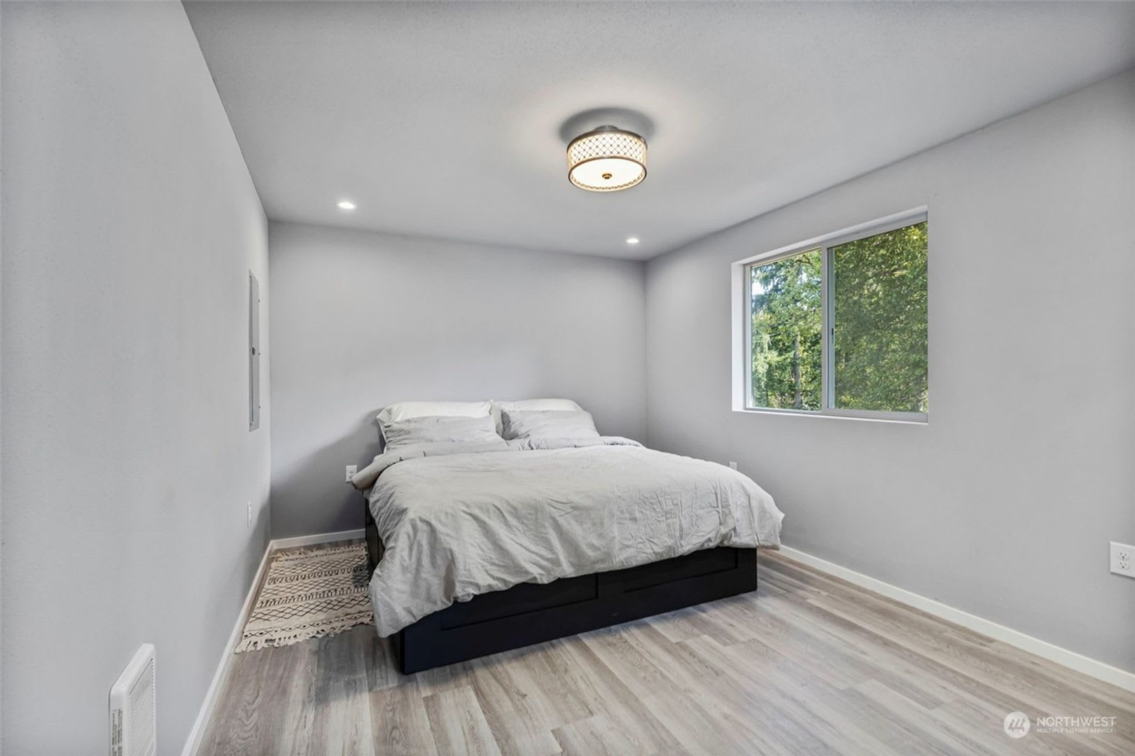 Open Concept 2BR 1 BA Bremerton Rambler – photo 3