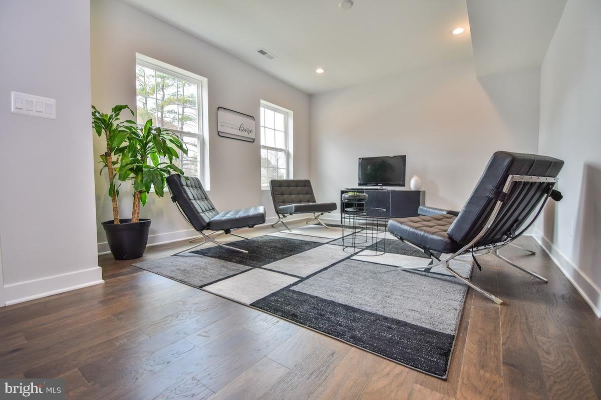 8276 SAFARIAN Way – photo 5
