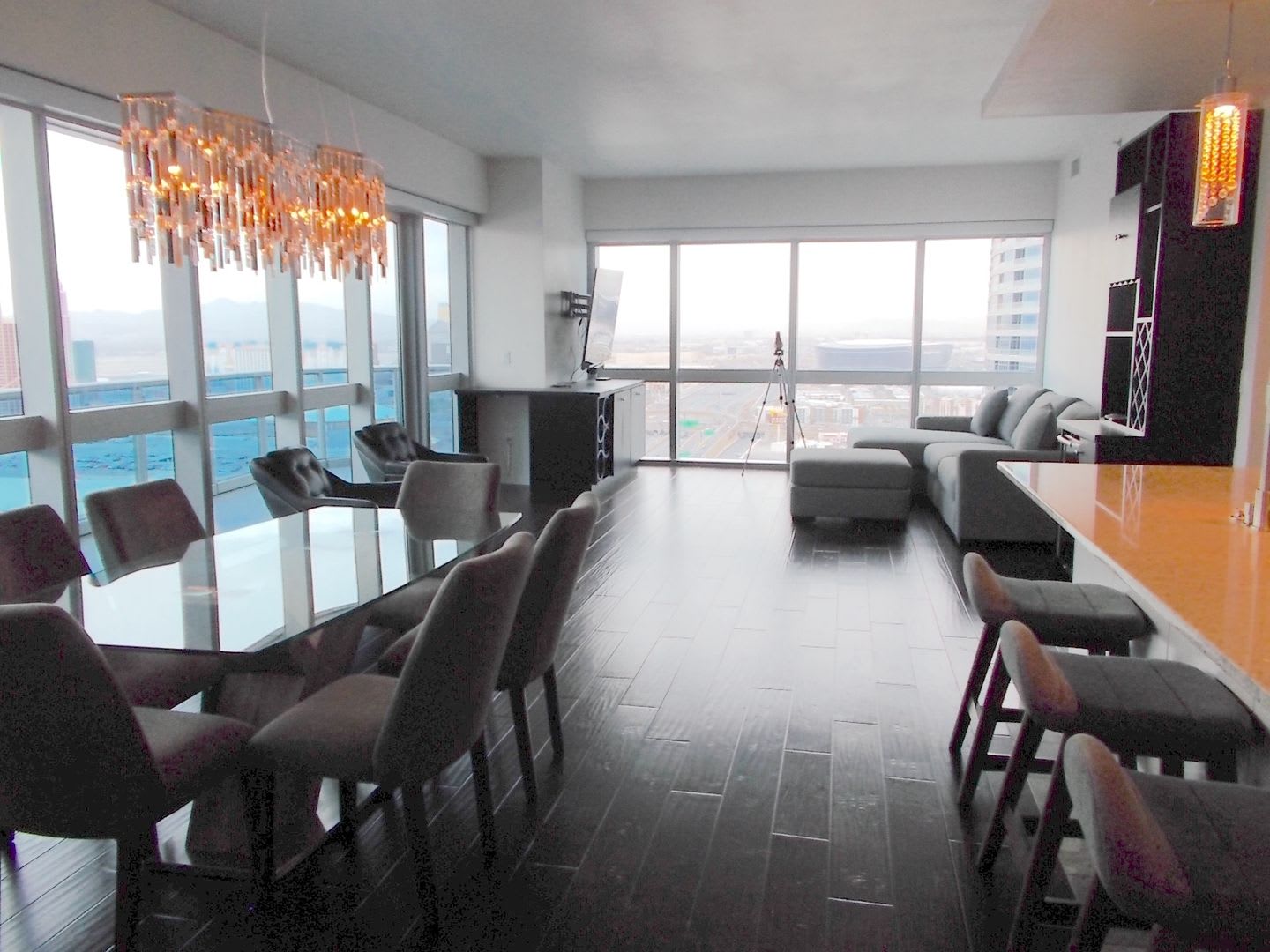 Experience Elevated High Rise Living At The Martin – photo 3