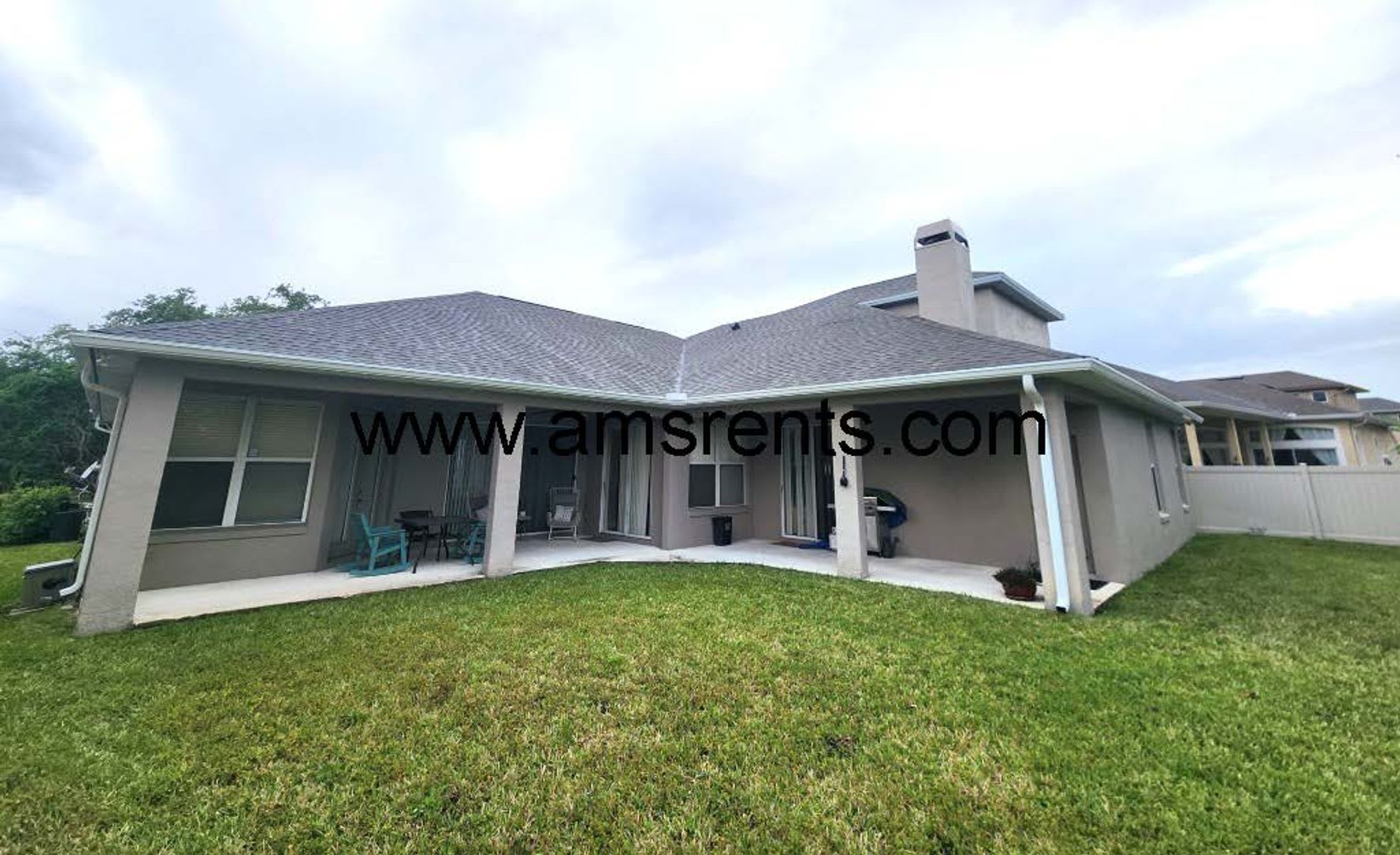Spacious 5 Bedroom Home In Hunter Creek – photo 2