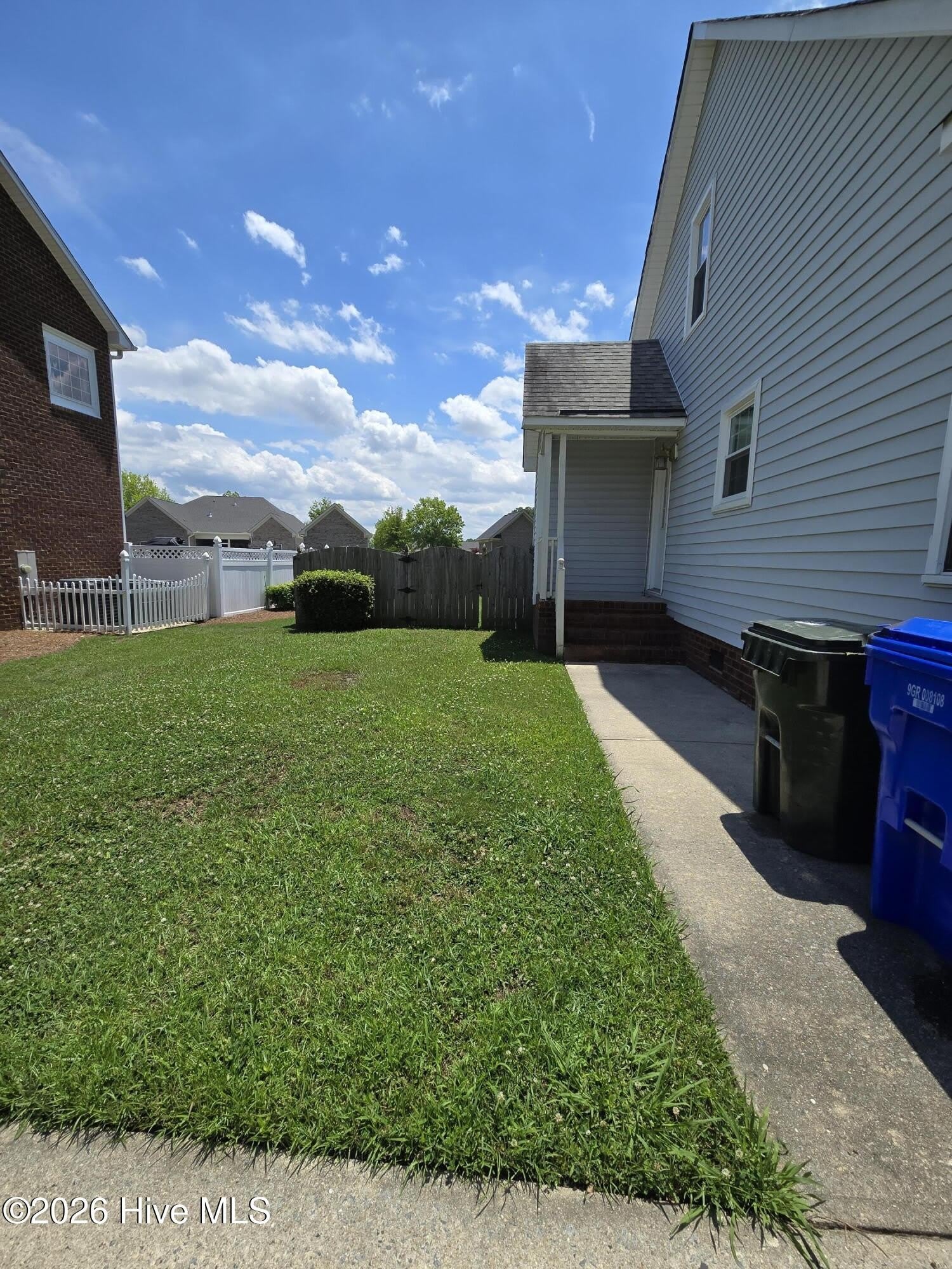 102 White Oak Drive – photo 3